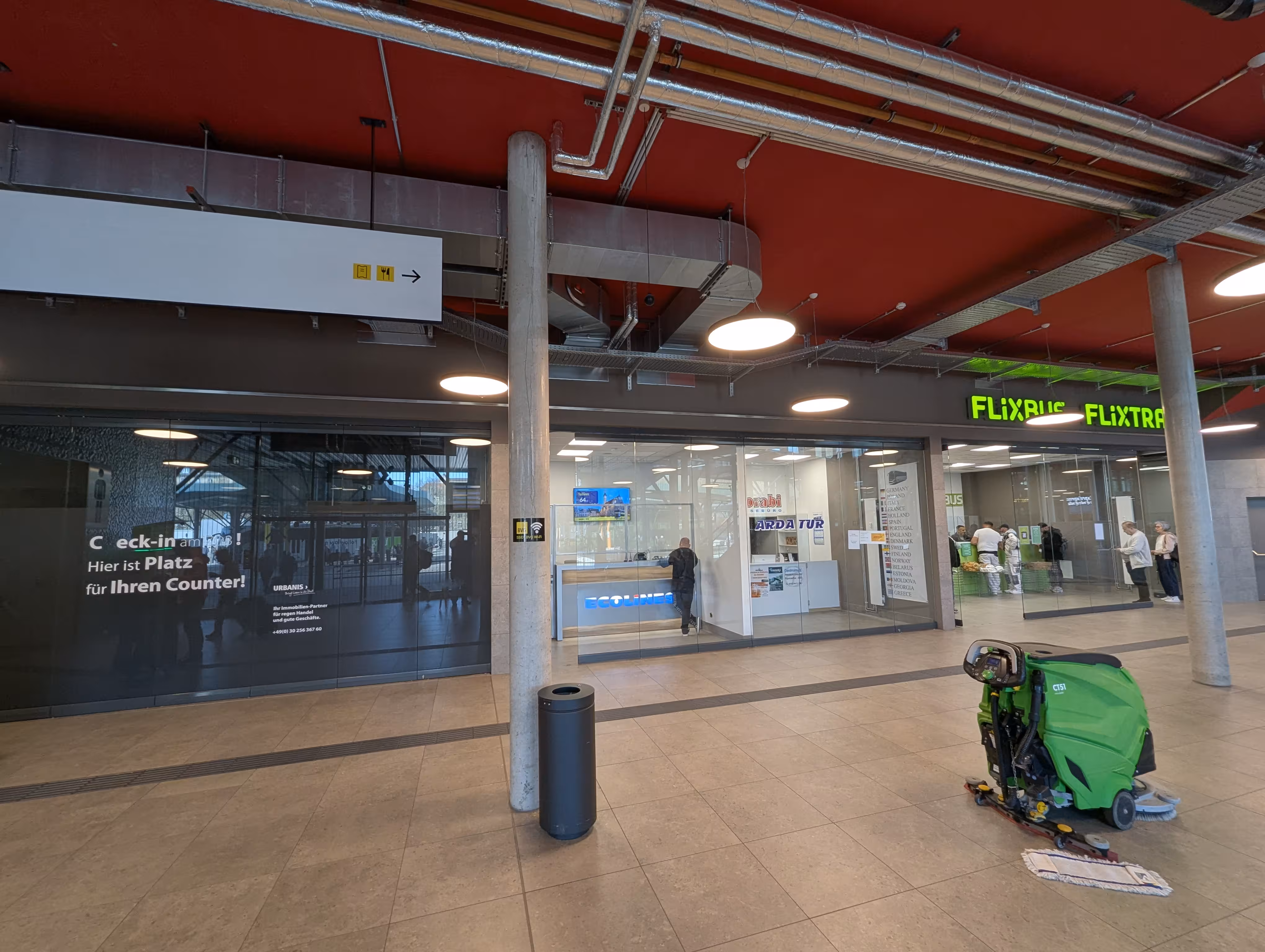 Ticketschalter in der Wartehalle